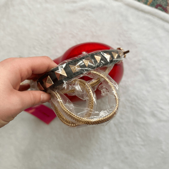 Betsey Johnson Heart Beat Crossbody Kitsch Bag - Picture 3 of 4